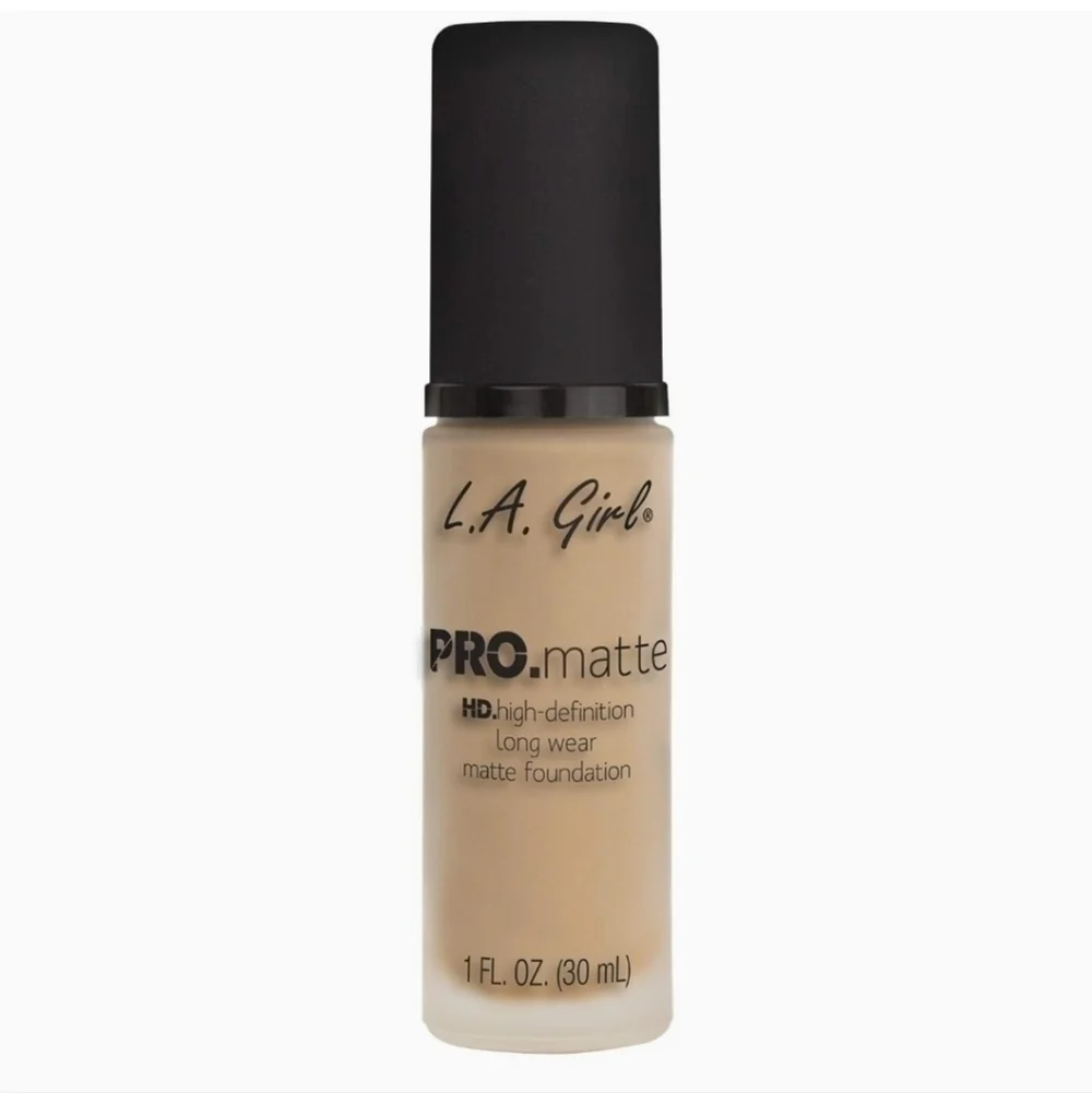 LAST ONE 🔥L.A. Girl PRO.matte Foundation, Ivory, GLM671